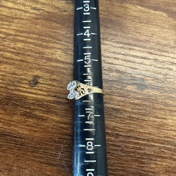 10K Gold Initial L Diamond Ring - Picture 8 of 8